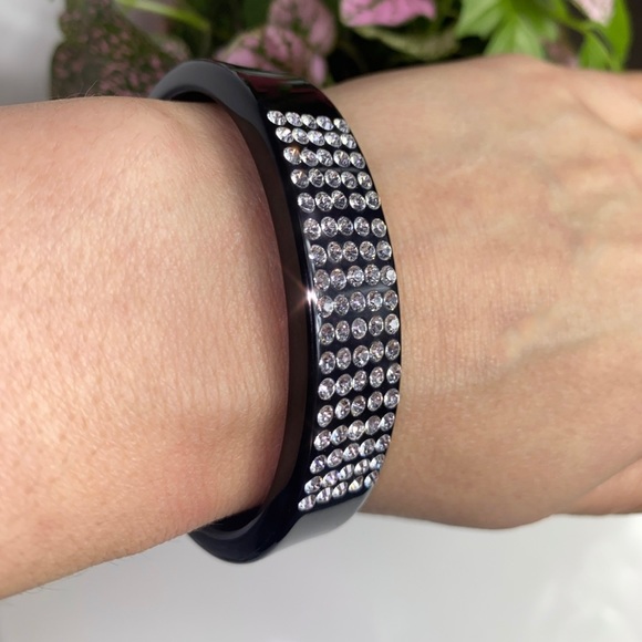 Handmade Black Crystal Acrylic Cuff Bracelet For Women, Modern Design Cuff - Picture 5 of 14